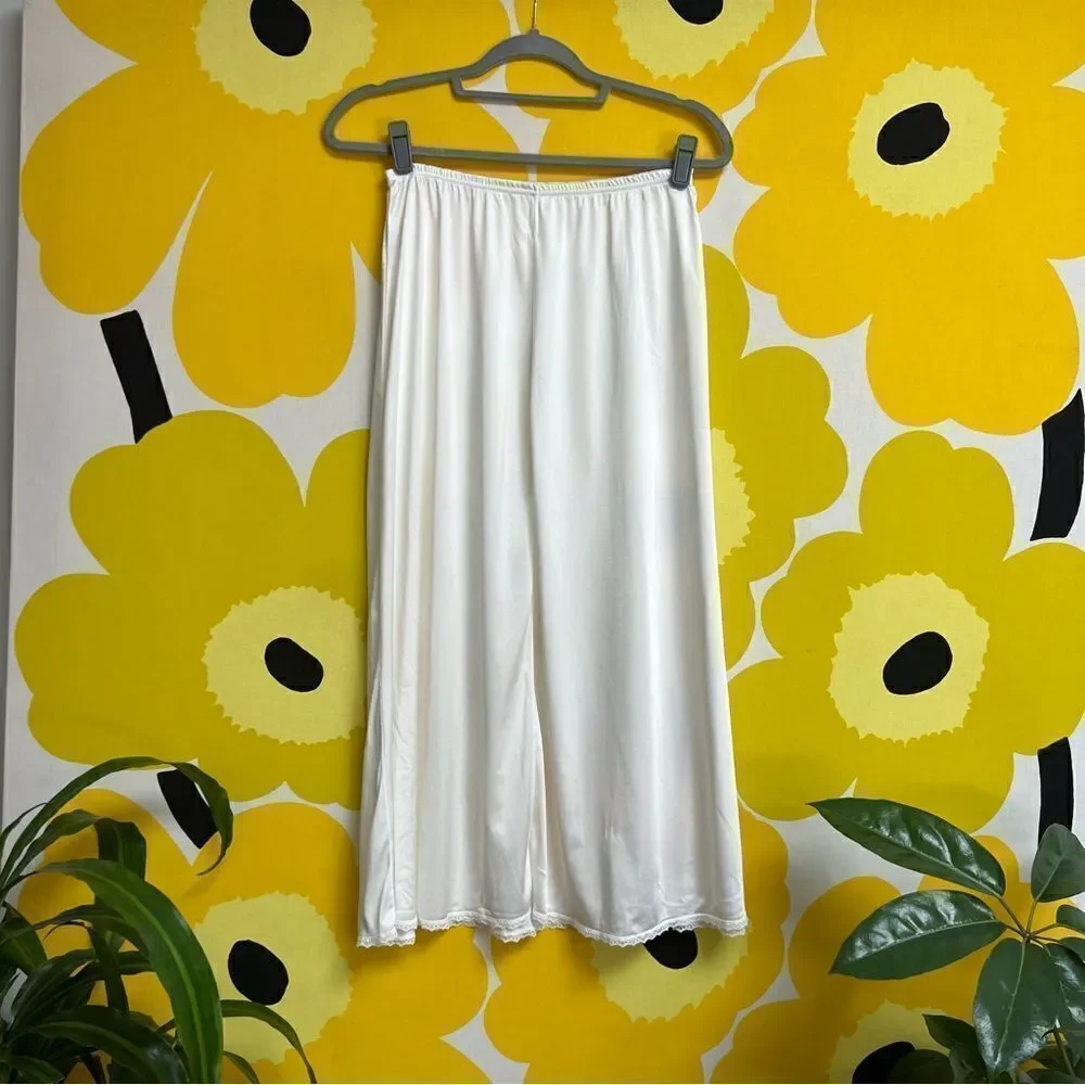 Vintage White Vanity Fair Skirt Half Slip